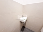 Toilette - Moderne 1‑Zimmer-​Altbauwohnung im 3. Liftstock zu verkaufen&nbsp;!