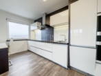Küche - Fernblick &&nbsp;Einziehen ohne Aufwand | Helle 3‑Zimmer-​Wohnung mit Parkplatz