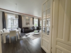 Blick zum Wohnraum - Altbauliebe trifft Wiener Klassik – 124m² Stil und Eleganz im 4. Bezirk