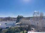DG: Ausblick Terrasse - Grünblick. Lage. Potential. – Haus in begehrter Wohngehend am Wiener Stadtrand!