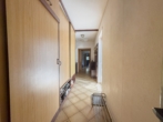 EG: Vorraum - Grünblick. Lage. Potential. – Haus in begehrter Wohngehend am Wiener Stadtrand!